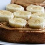 toast with cookie butter and bananas
