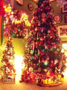 decorate christmas tree