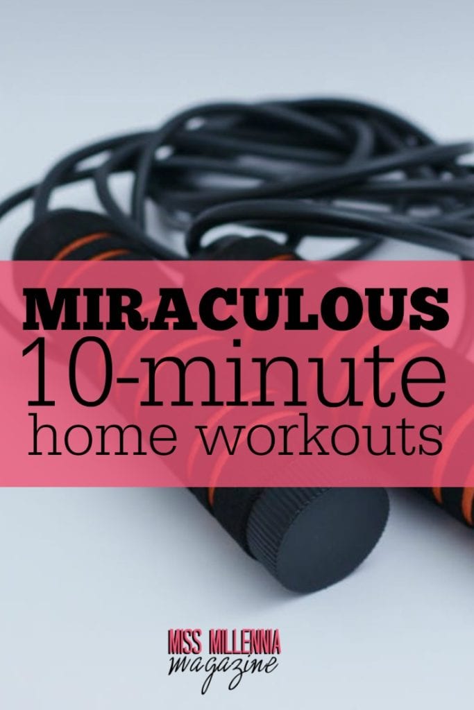 Sedentary lifestyle has a terrible effect on our health and our waistline. Fortunately, there is a way without going to the gym: 10-minute home workouts.
