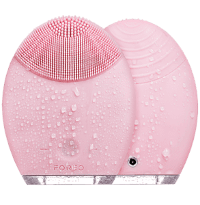 The foreo luna makes great beauty and fashion gifts