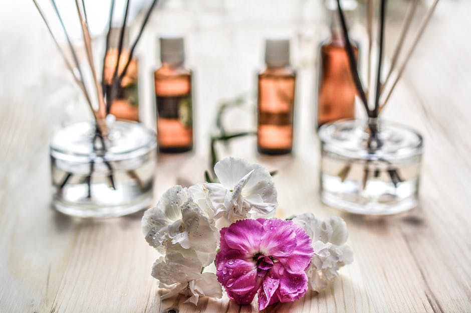 The Best Essential Oils for Calming Stress & Anxiety
