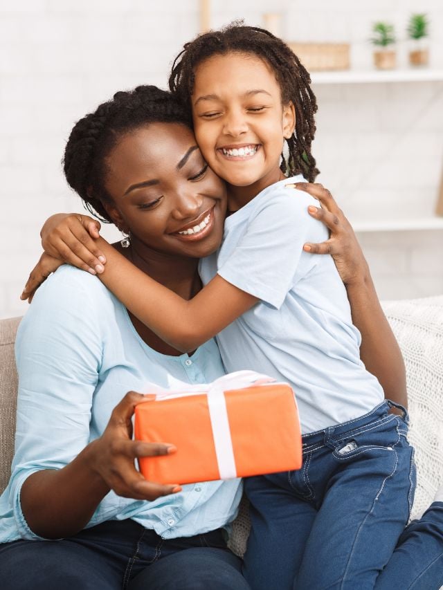 5 Best Christmas Gifts for Black Moms in 2023