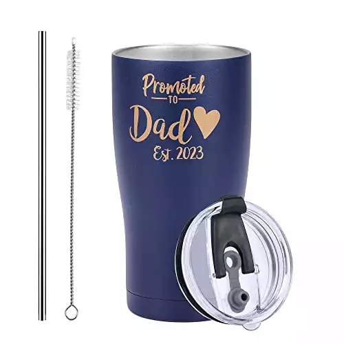 AAtlonia New Dad Gifts, First Time Dad Est 2023 Cup, Dad to Be Gift Idea, 20 oz Insulated Stainless Steel Tumbler, Dad Mug w/Lid and Straw, Baby Shower, Present for New Daddy (Navy Blue 2023)